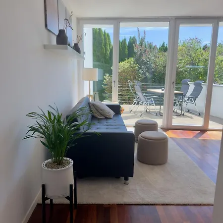 Moderne Design-wohnung Mit Bergblick & Terrasse Appartement Tiefgraben