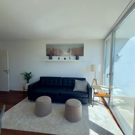 Moderne Design-wohnung Mit Bergblick & Terrasse *