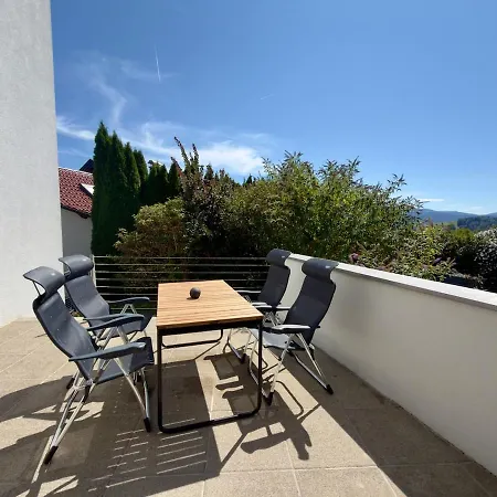 Moderne Design-wohnung Mit Bergblick & Terrasse *