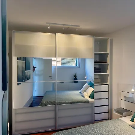 Appartement Moderne Design-wohnung Mit Bergblick & Terrasse Tiefgraben
