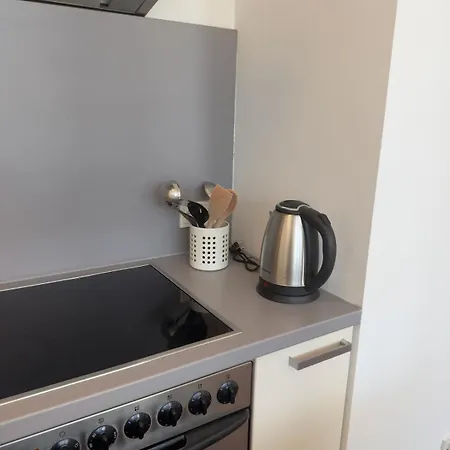 Moderne Design-wohnung Mit Bergblick & Terrasse *