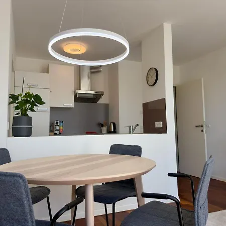 Moderne Design-wohnung Mit Bergblick & Terrasse Appartement Tiefgraben